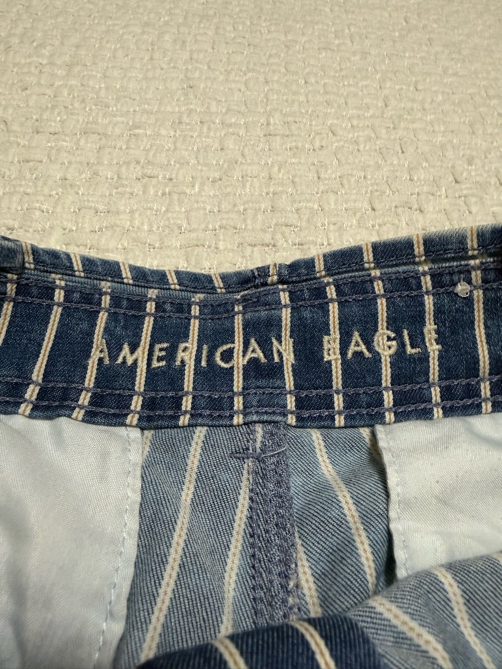American Eagle stripped high rise shorts. Women’s size 8.  Excellent condition - Picture 4 of 7